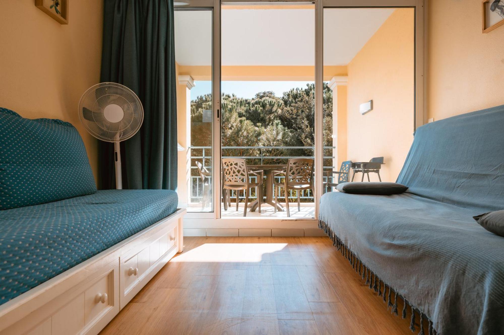 Le Studio De Giens Hyeres Bagian luar foto