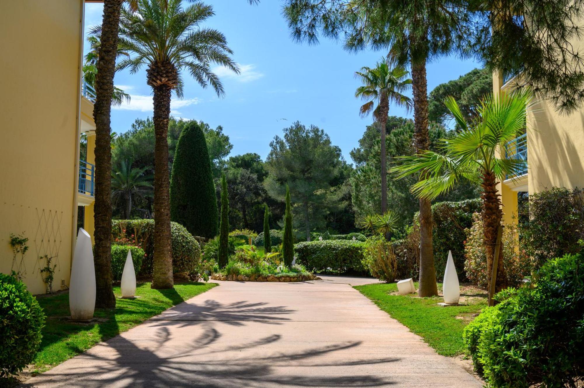 Le Studio De Giens Hyeres Bagian luar foto
